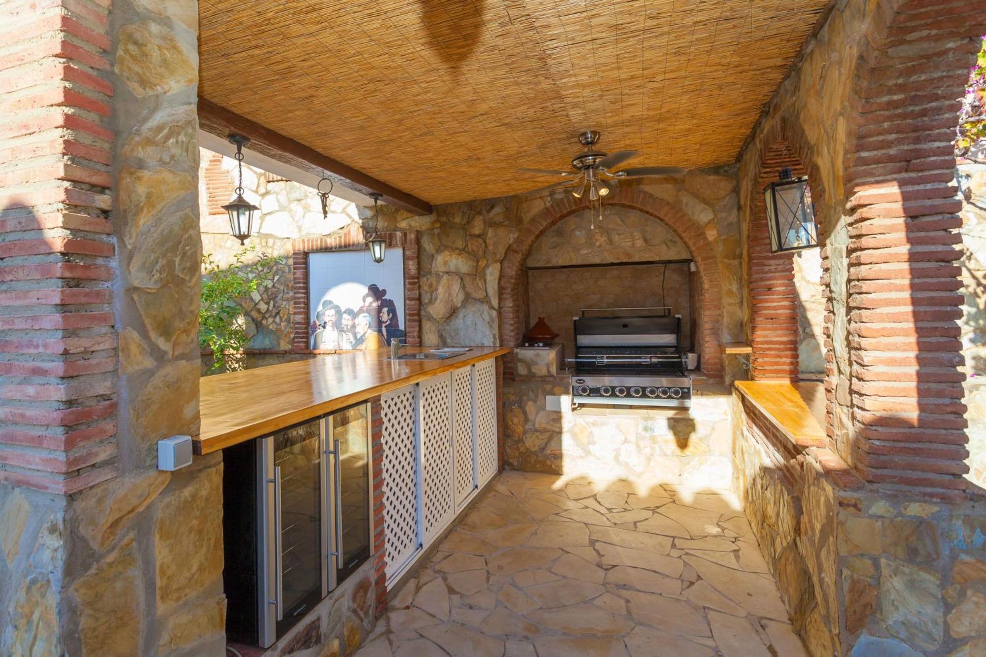 Summer Offers! Fabulous Luxury Villa Near The Beach Sleeps 8 Benalmádena Exteriör bild