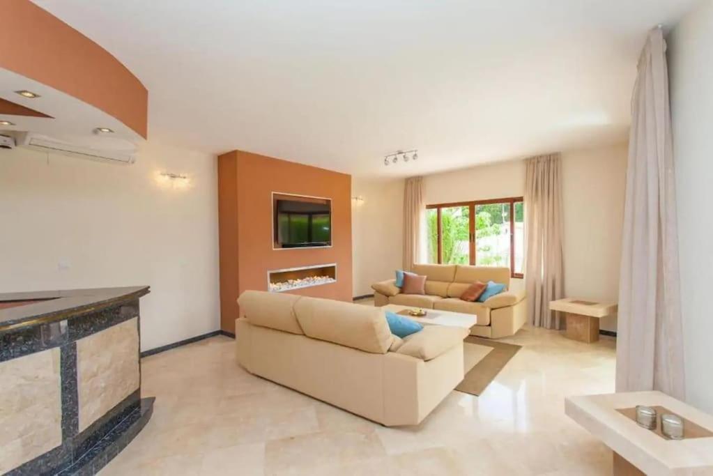Summer Offers! Fabulous Luxury Villa Near The Beach Sleeps 8 Benalmádena Exteriör bild