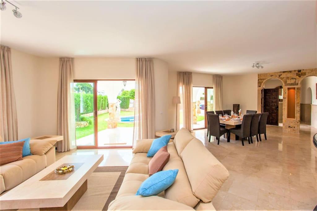 Summer Offers! Fabulous Luxury Villa Near The Beach Sleeps 8 Benalmádena Exteriör bild