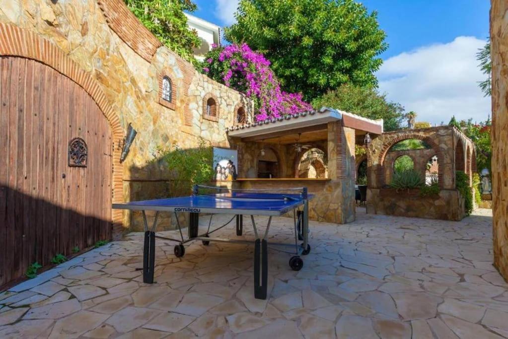 Summer Offers! Fabulous Luxury Villa Near The Beach Sleeps 8 Benalmádena Exteriör bild
