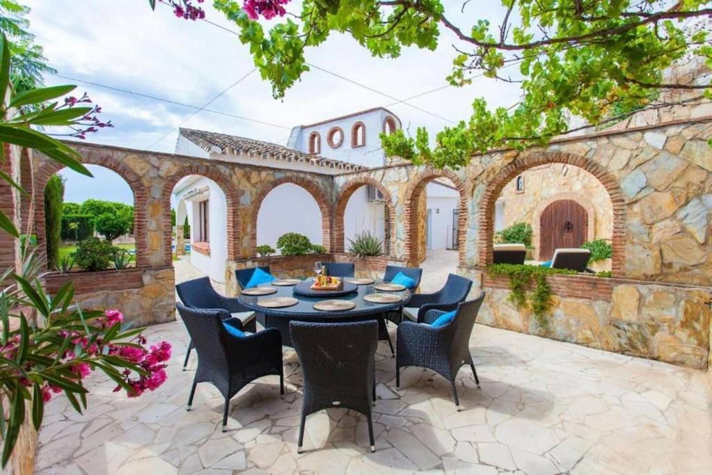 Summer Offers! Fabulous Luxury Villa Near The Beach Sleeps 8 Benalmádena Exteriör bild