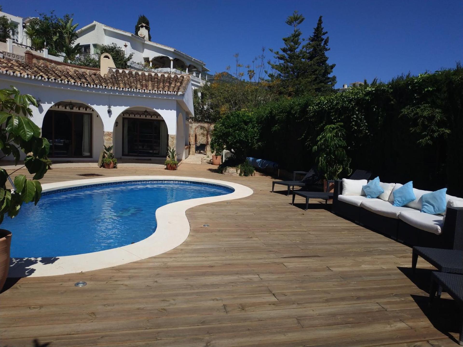 Summer Offers! Fabulous Luxury Villa Near The Beach Sleeps 8 Benalmádena Exteriör bild