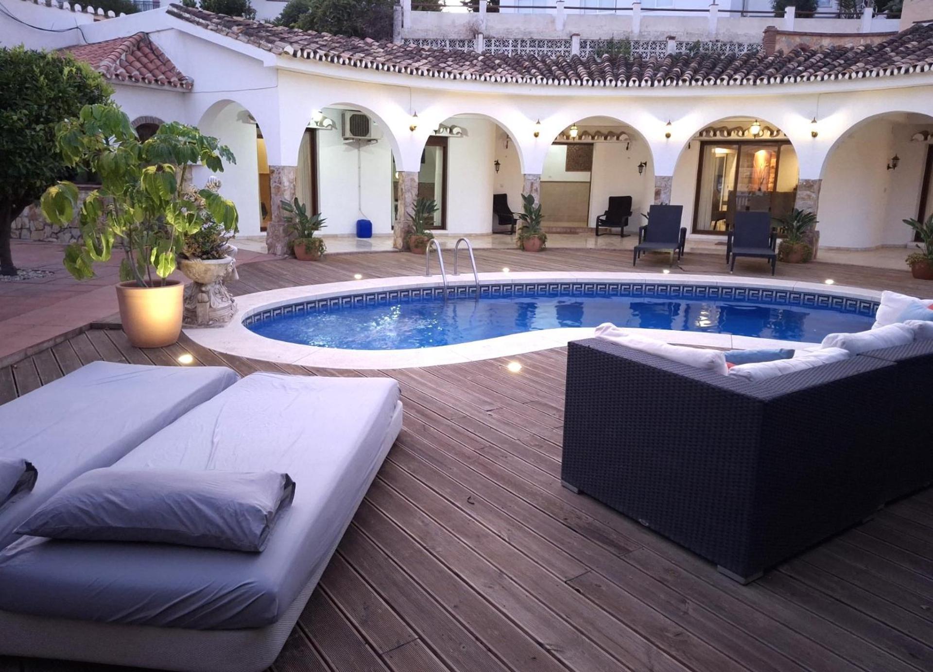 Summer Offers! Fabulous Luxury Villa Near The Beach Sleeps 8 Benalmádena Exteriör bild