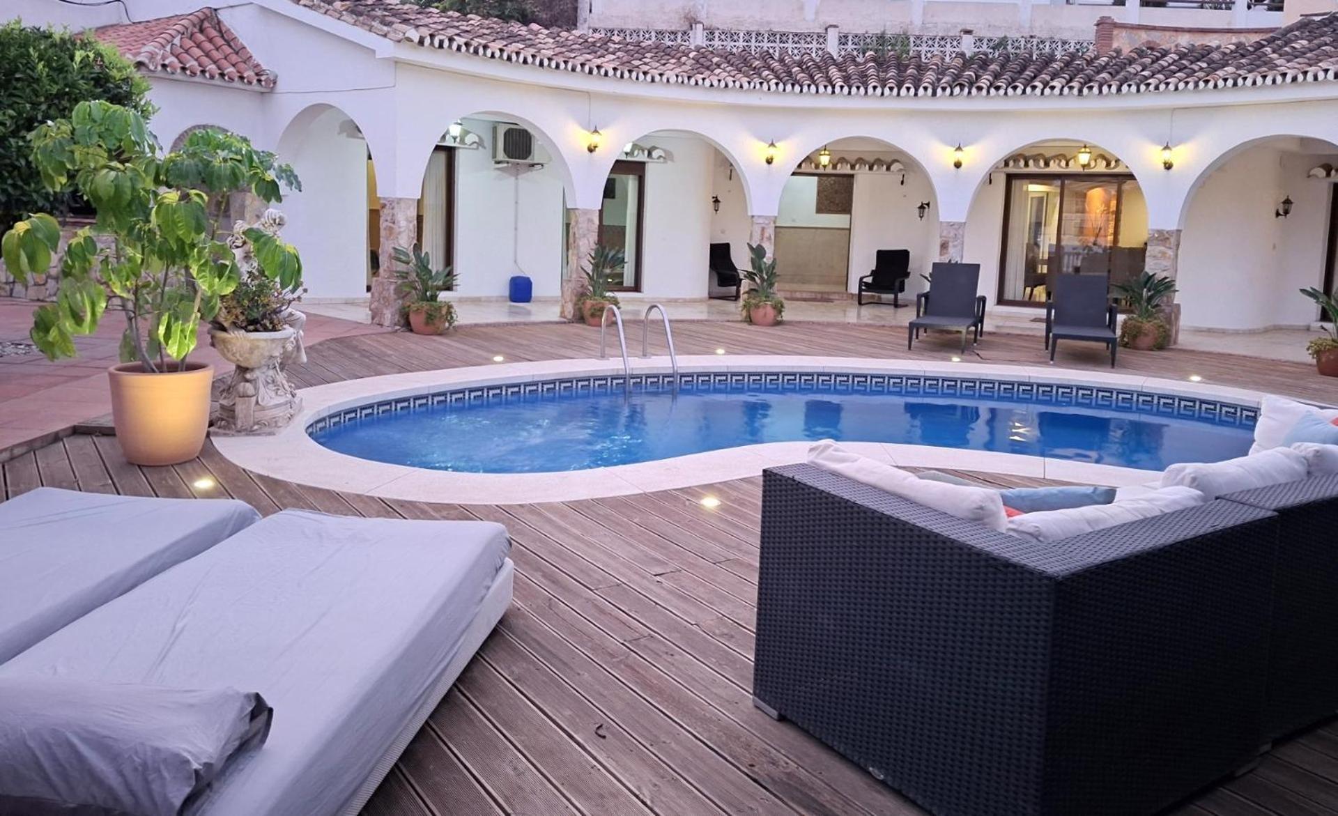 Summer Offers! Fabulous Luxury Villa Near The Beach Sleeps 8 Benalmádena Exteriör bild